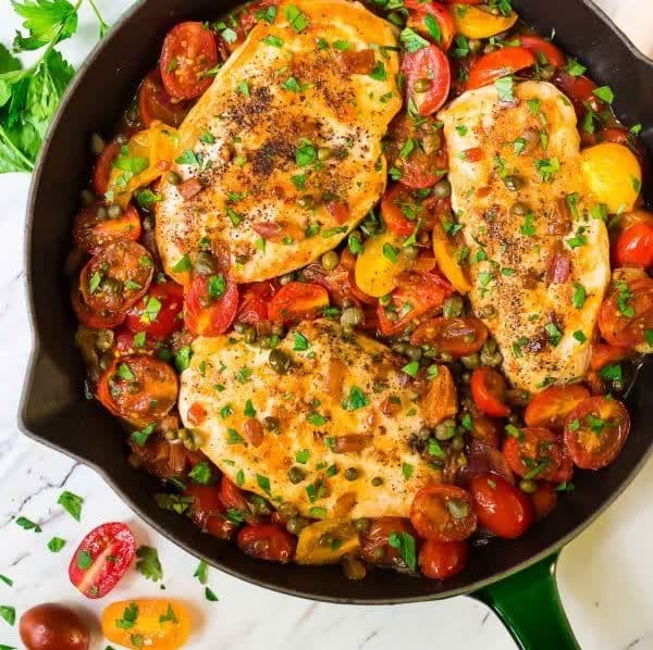 Chicken over tomatoes dish